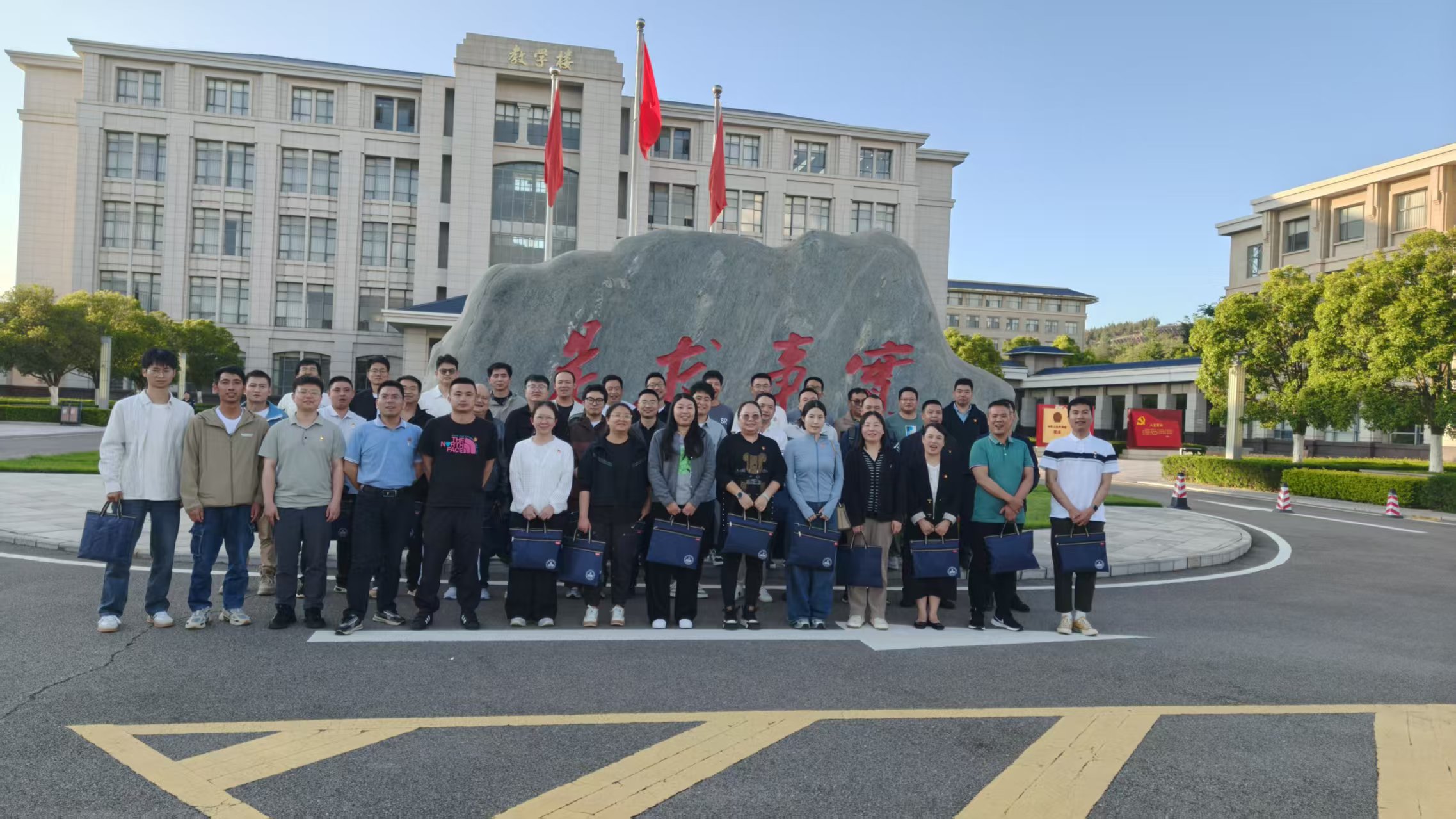 利来国国际最给力的老牌动力举行2025年党员基本培训树模班